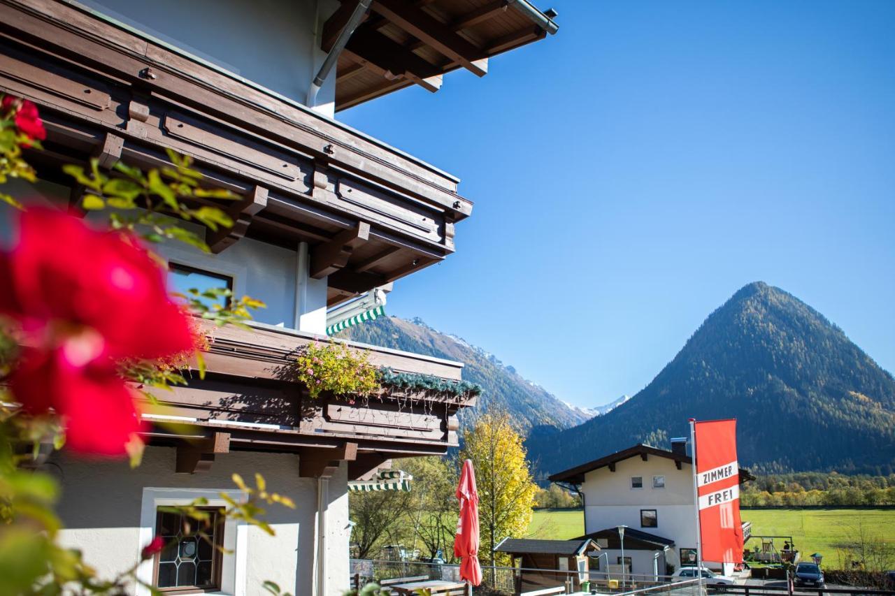 Hotel Wildrose Neukirchen am Großvenediger Exteriör bild
