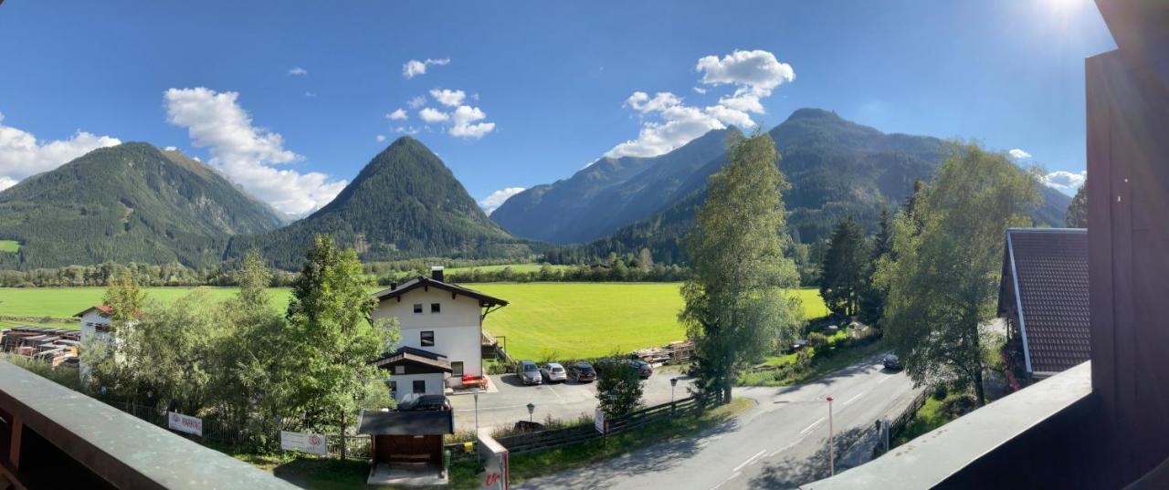 Hotel Wildrose Neukirchen am Großvenediger Exteriör bild
