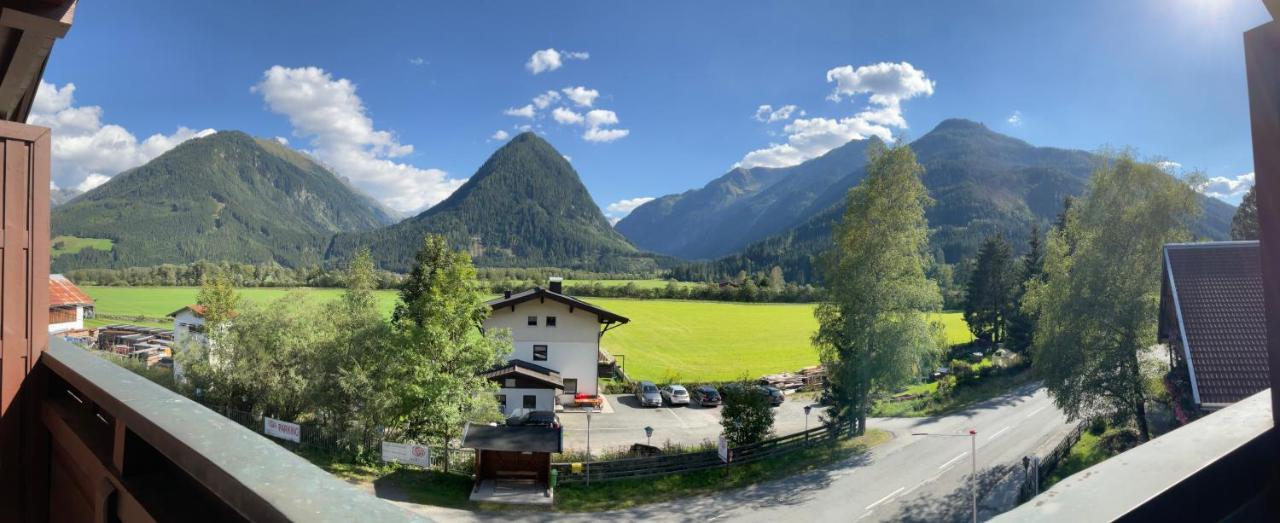 Hotel Wildrose Neukirchen am Großvenediger Exteriör bild